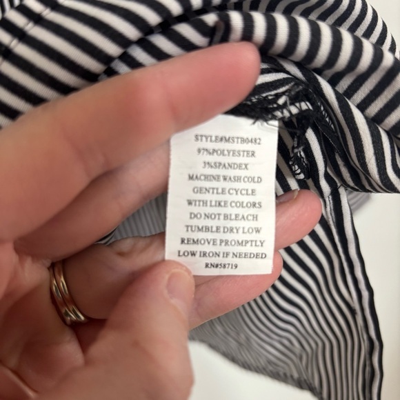 Notations Women’s Black/White Striped Button Down Shirt Size M - Picture 5 of 6